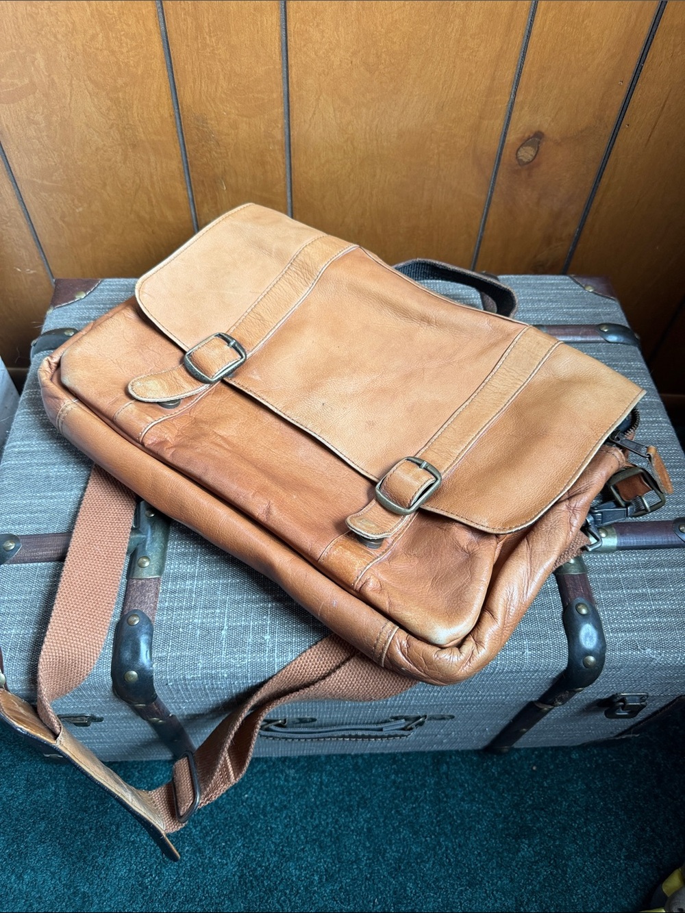 Classic Men's Brown Leather Messenger Bag with Buckle Flap
